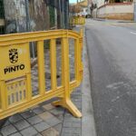 Los vecinos de Pinto denuncian el peligro de derrumbe en una calle principal del centro